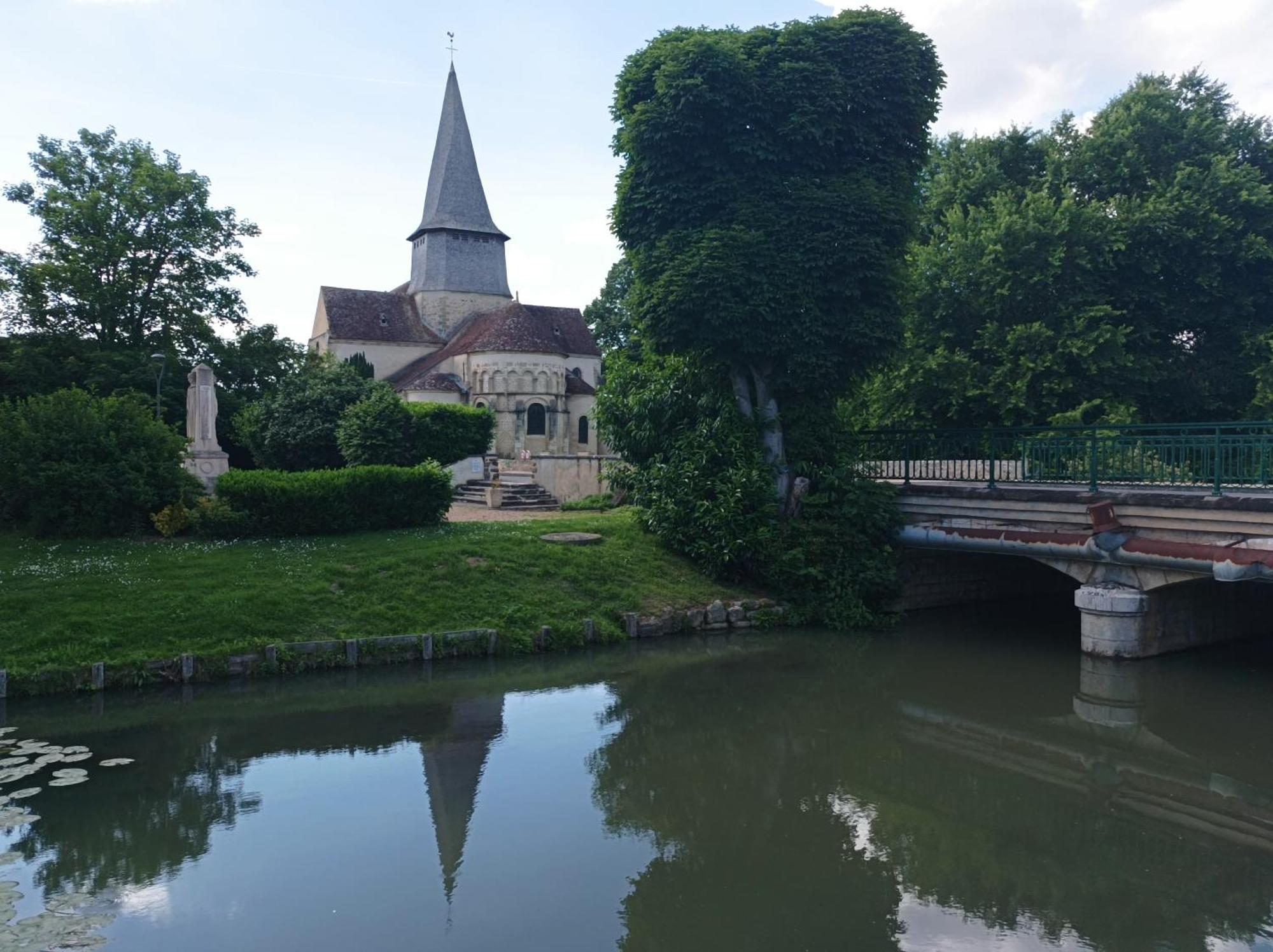 La Maison Au Bord De L'Eau Gracay Luaran gambar