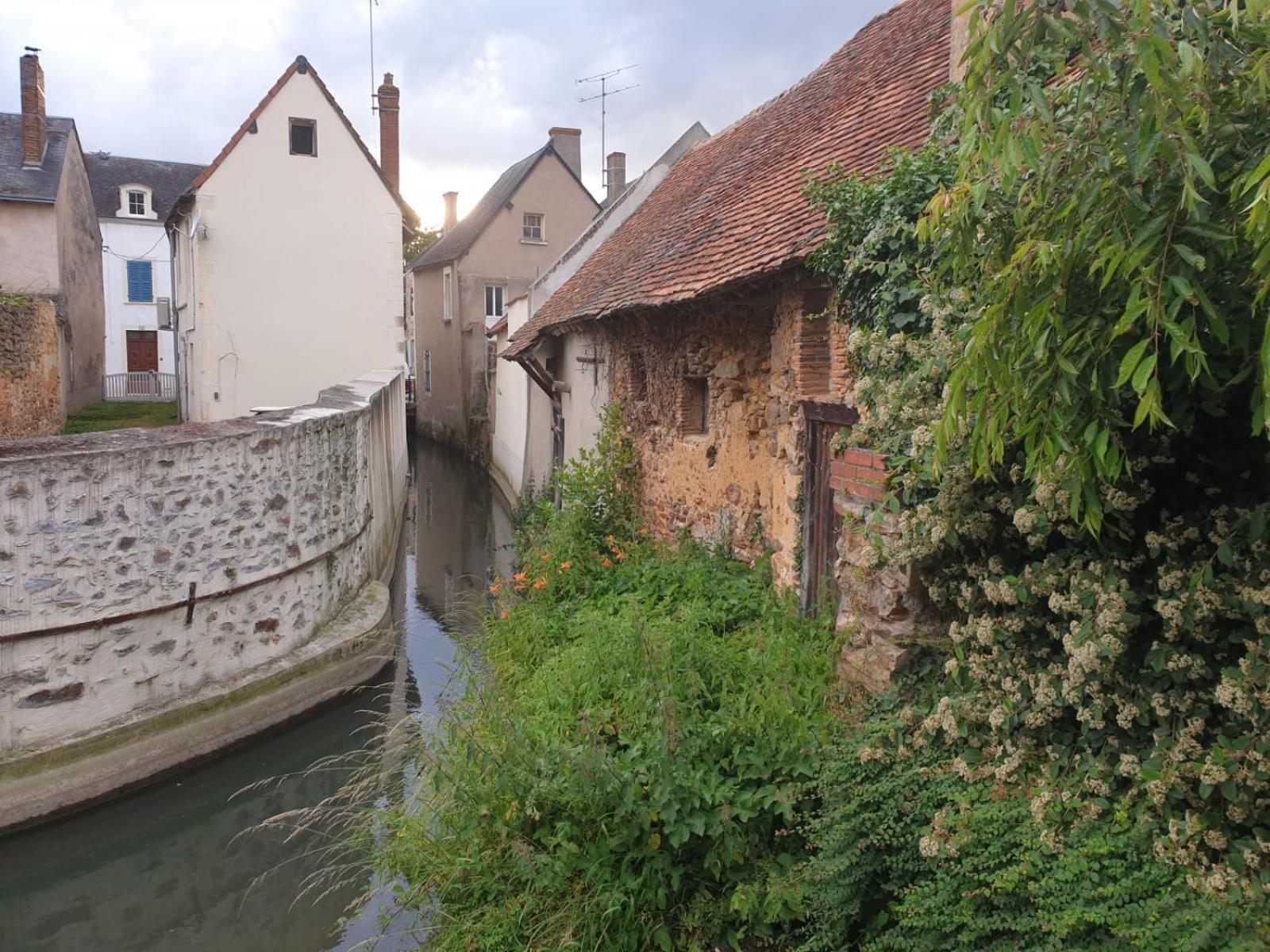 La Maison Au Bord De L'Eau Gracay Luaran gambar