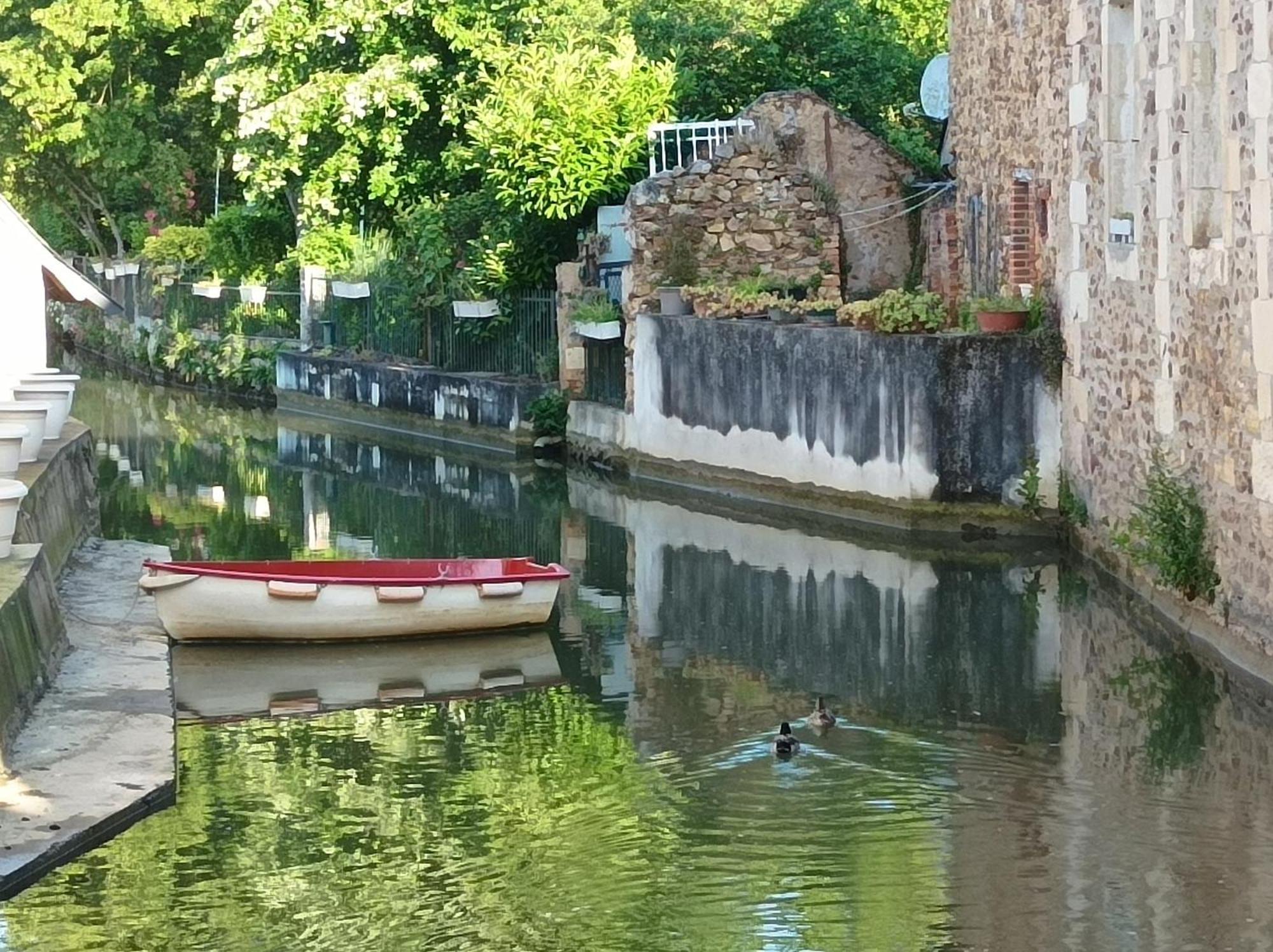 La Maison Au Bord De L'Eau Gracay Luaran gambar