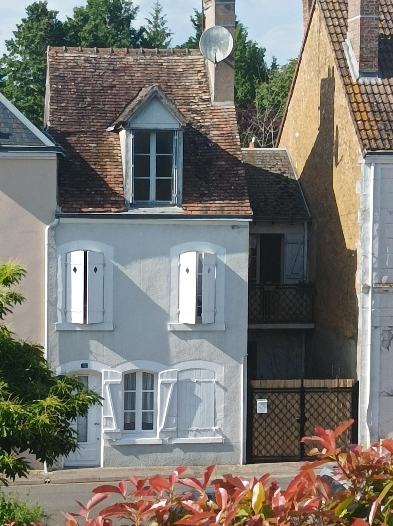 La Maison Au Bord De L'Eau Gracay Luaran gambar